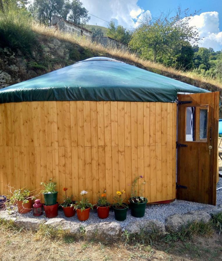 Woodpecker Yurt Hotel Santa Cruz do Douro Eksteriør billede